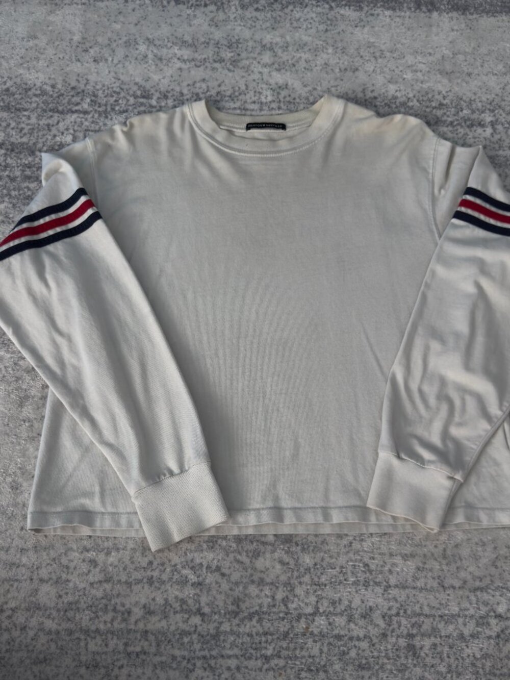 Brandy Melville Cropped Long Sleeve Shirt – White – M